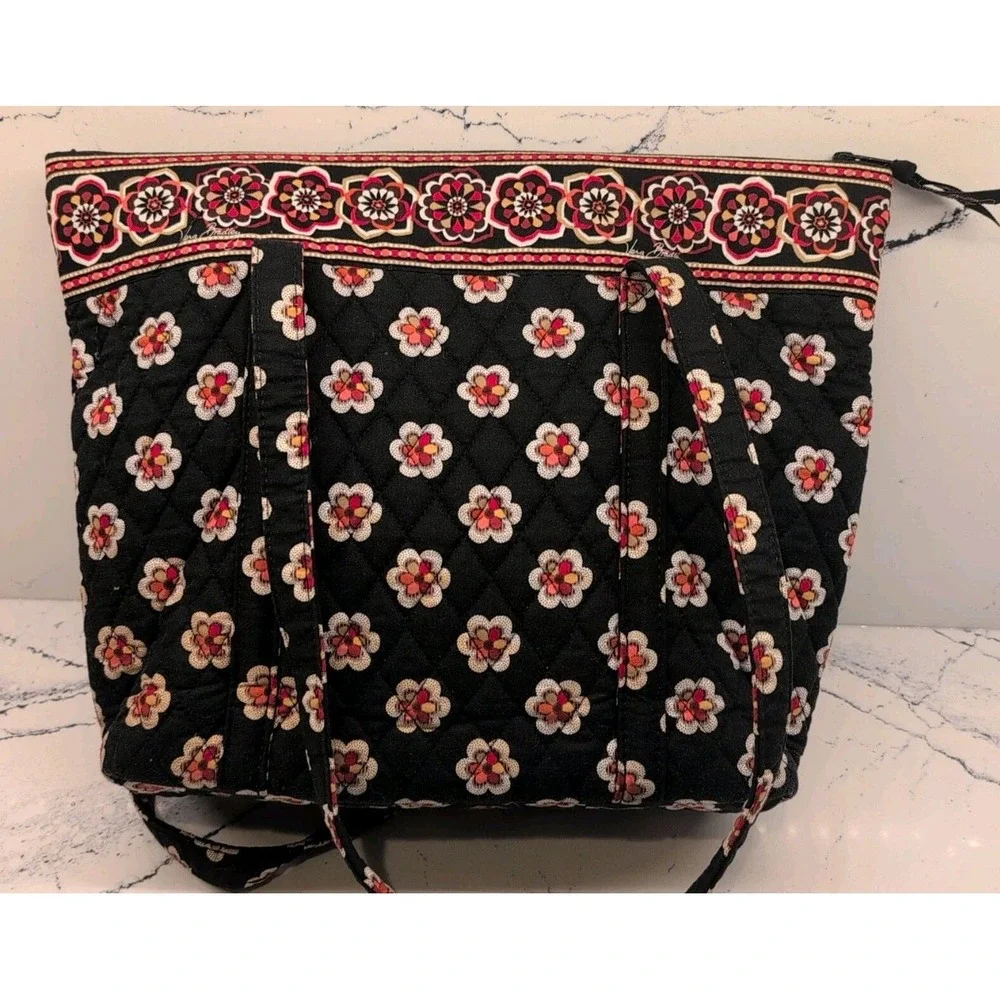 Vera Bradley Large Black Pirouette Shoulder Bag  Zip Top‎ Plaid Interior